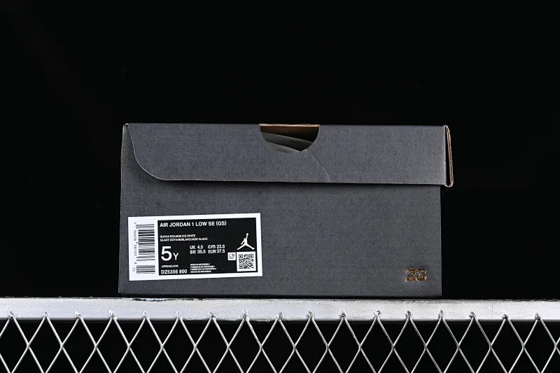 All categories Air Jordan Jordan series basketball shoes Air Jordan 1 Low Z version Air Jordan 1 Low AJ1 Joe 1 pink and white low-top cultural casual sneakers DZ5356-800